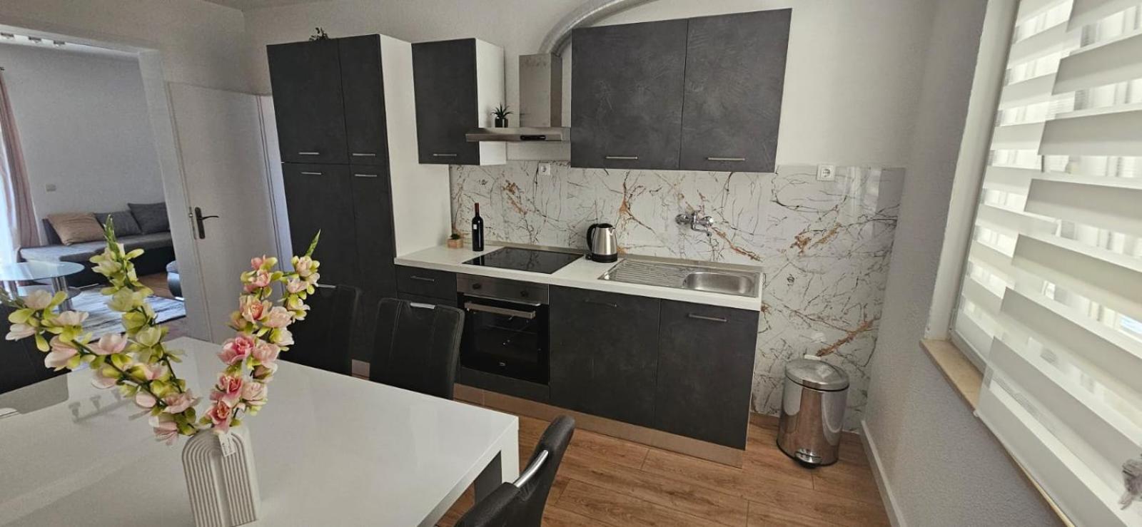 Apartman Mia With Pool1 斯普利特 外观 照片